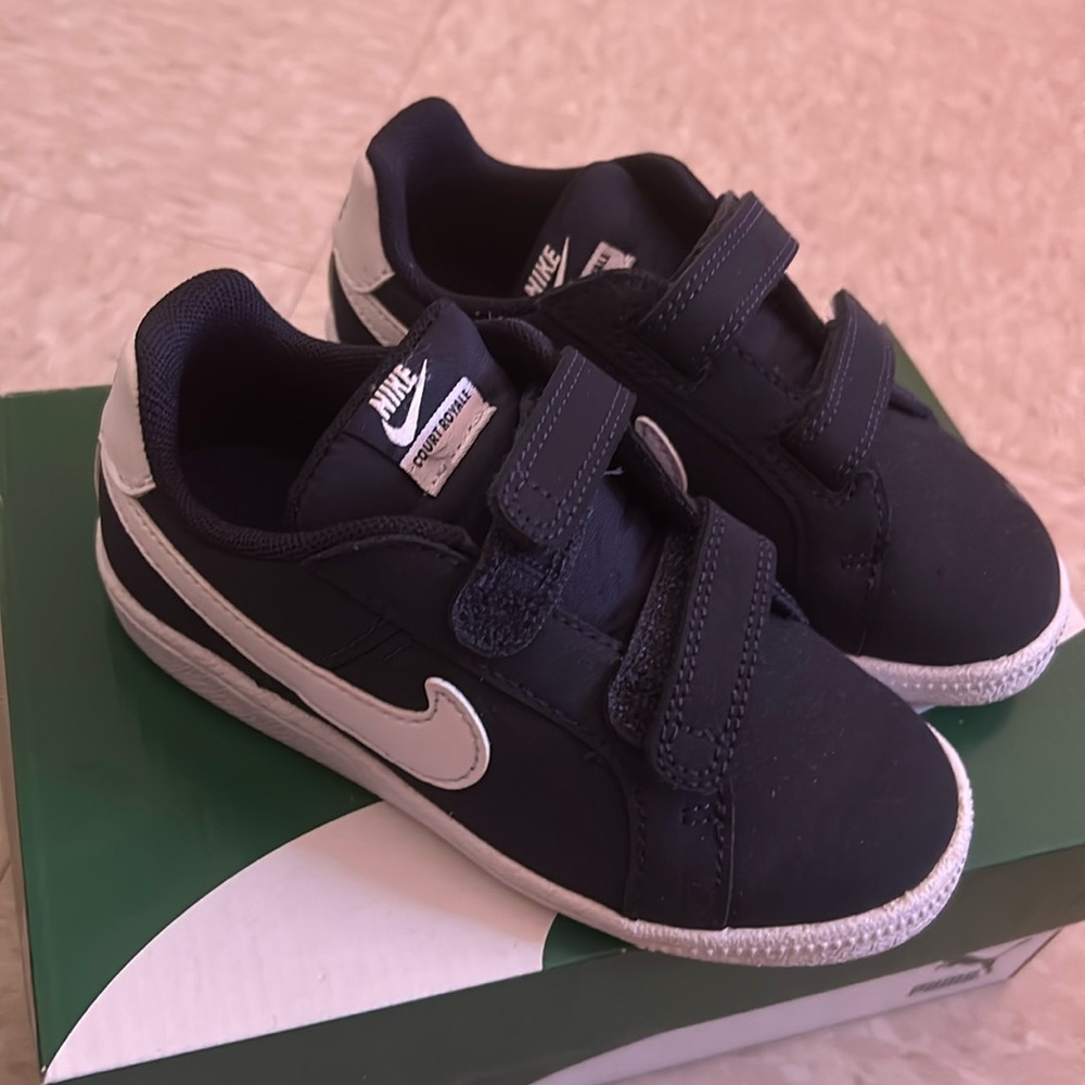 Toddler Nike size 9c